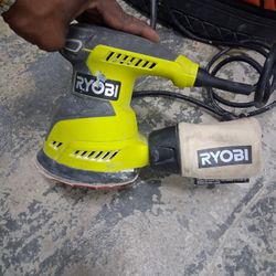 RYOBI SANDING MACHINE 