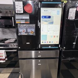 Samsung Family Hub Refrigerator 