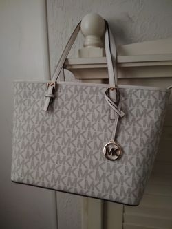 Brand New MK Jet Set Handbag!