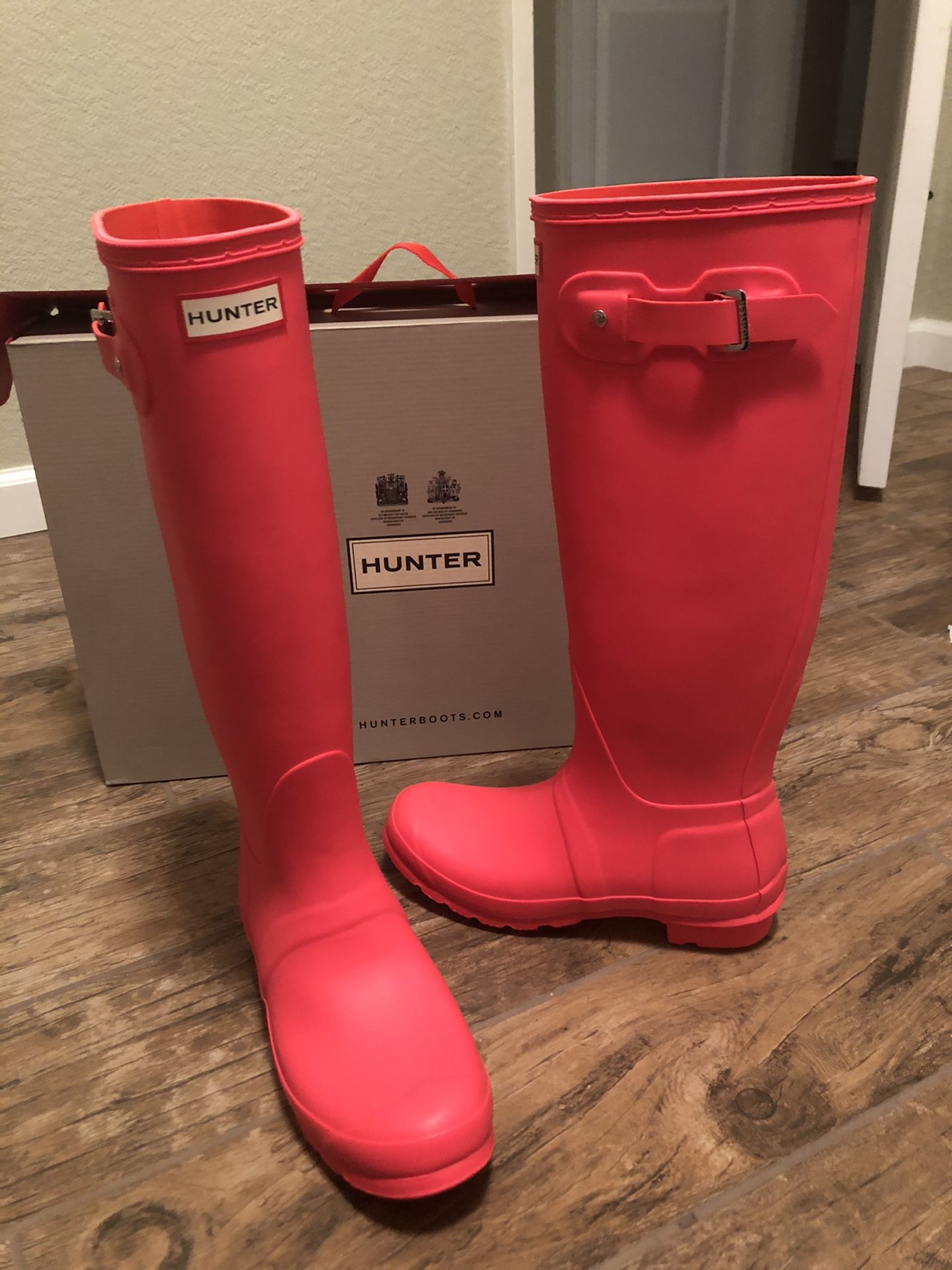 New Hunter Bright Pink Tall Rain Boots Size 8 In Box