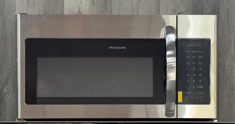 FRIGIDAIRE Microwave FMOS1846BS 00698 .