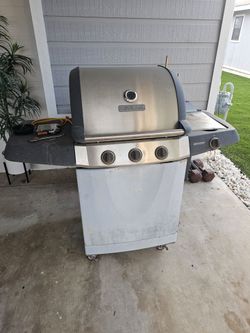 Gas grill