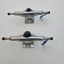 INDEPENDENT SKATEBOARDS TRUCK SIZE 144 Y149