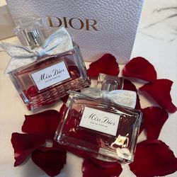Miss Dior eau de parfum 3.4🎀Each$130