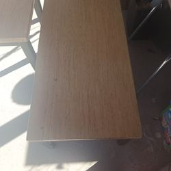 Coffee Tabel And End Tables. 