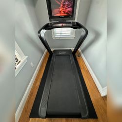 NordicTrack 2450 Commercial Treadmill - Excellent - Quincy, MA
