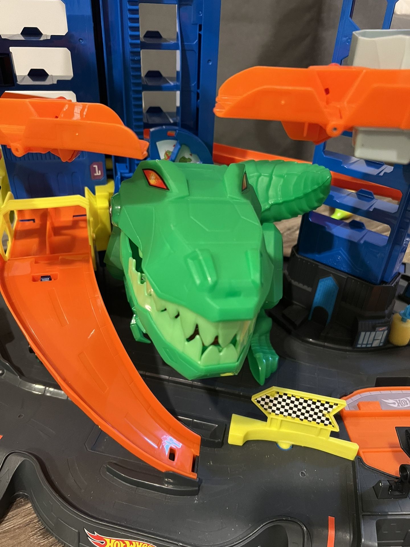 Hot Wheels Ultimate Garage Dinosaur T rex for Sale in Atlanta, GA OfferUp