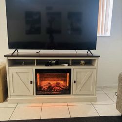 TV Con Su Chimenea 