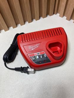 Milwaukee M12 Battery Charger – Excellent Condition