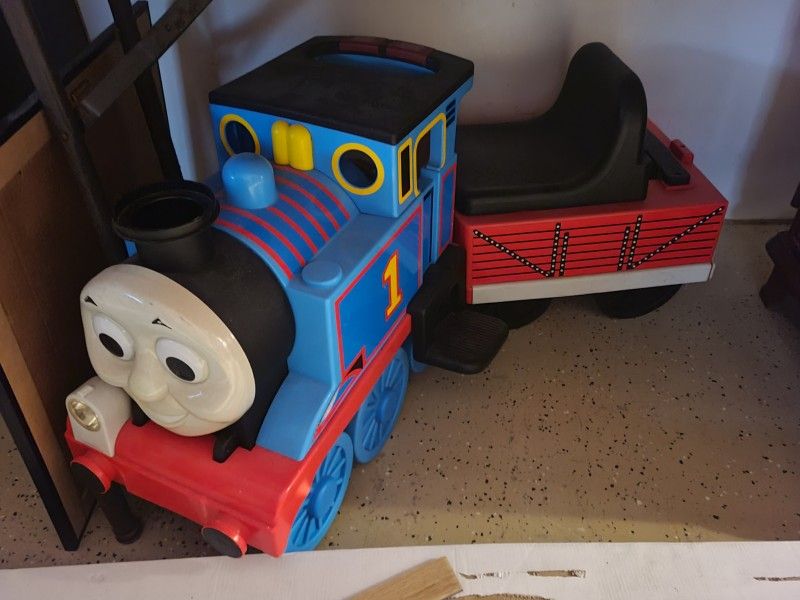 Thomas Tank ENGINE . TRAIN AND TRACKS