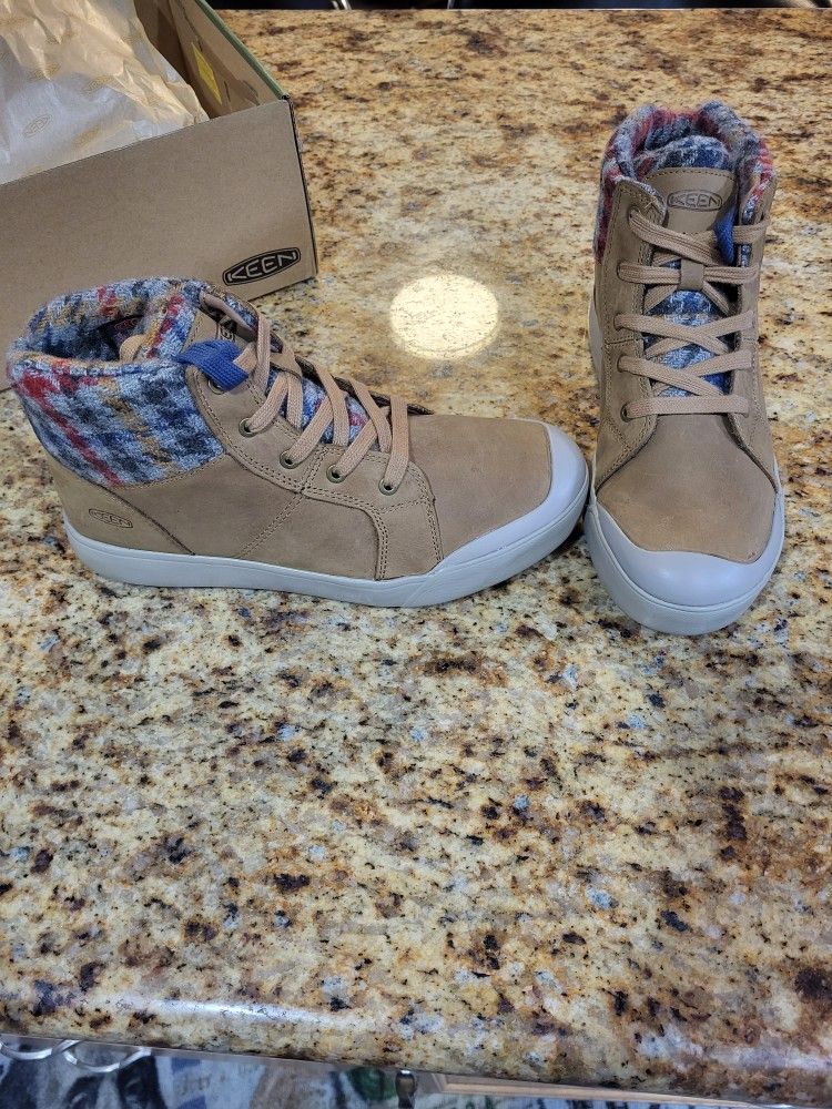 KEEN Womens Boots Brand New Sz 10