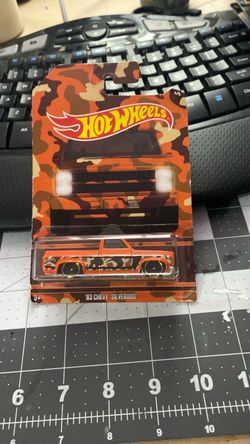 Hot Wheels '83 Chevy Silverado Camo Edition