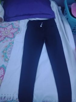 Black skinny jeans for women