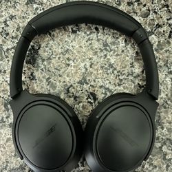 Bose Headphones With Case