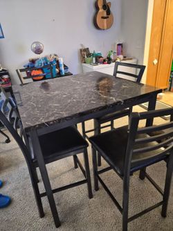 Dinning room table