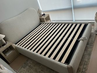 Castlery  Rochelle Queen Storage Bed,White Quartz Boucle  (Never used 1 slight Imperfection)
