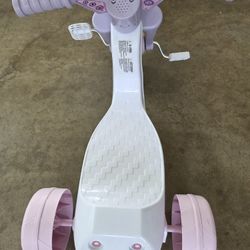 Minnie Mouse Trycycle For Toddlers BRAND NEW $20.00 OR BEST OFFER EXCELLENT CONDITION 