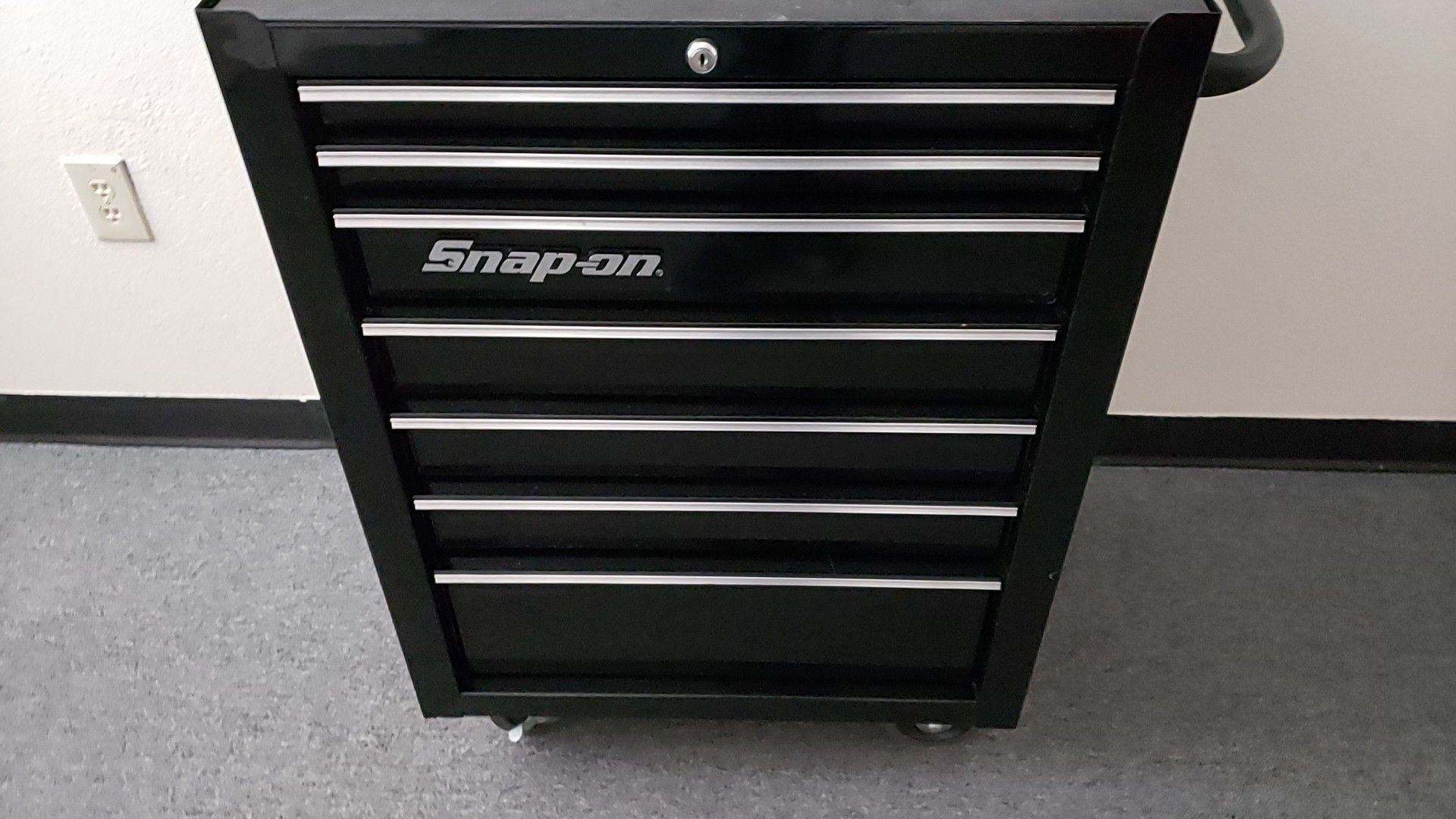 Snap tool box