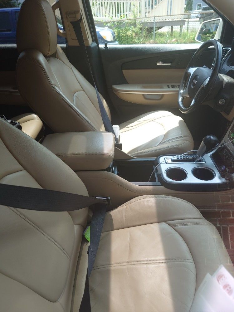 2012 GMC Acadia