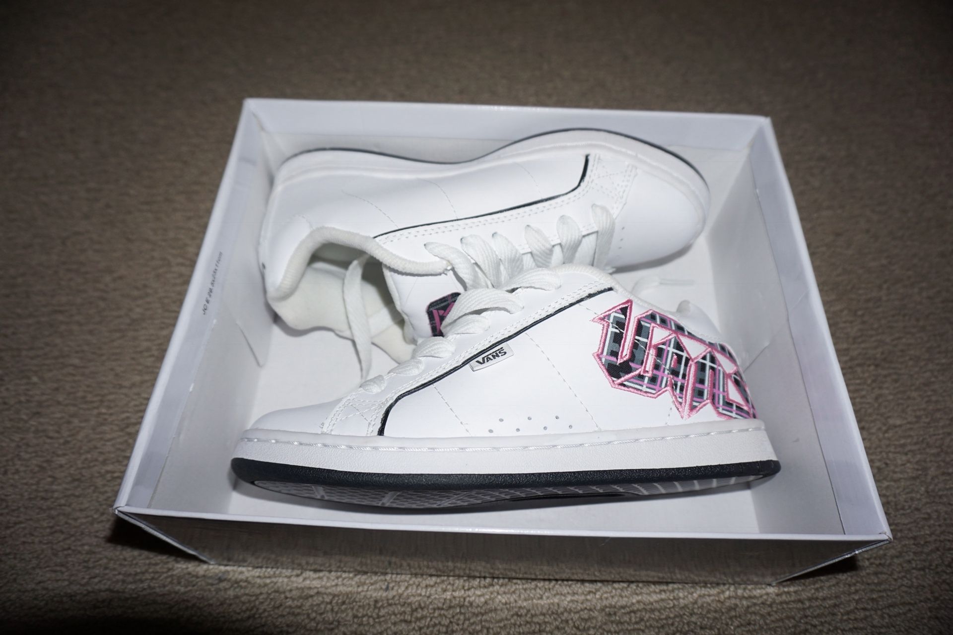 Ladies White Vans in Size 8