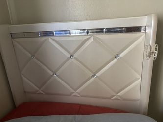 Bed & bed frame