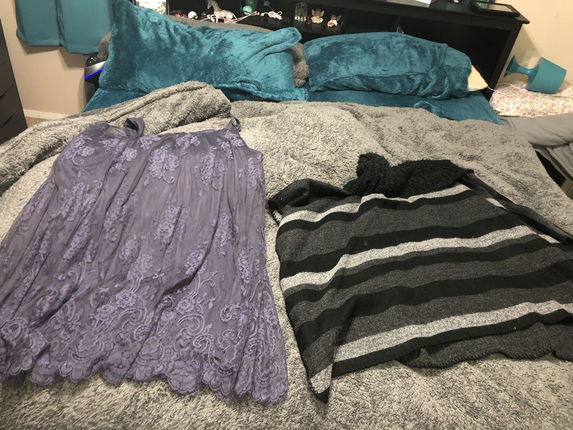 Lot of plus size clothes. Size 4-6 torrid brand. Good condition.