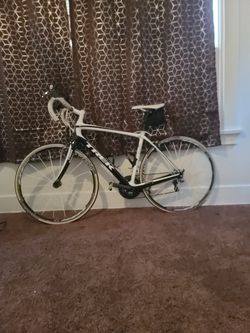 Trek Domane Six Series Carbon Fiber 