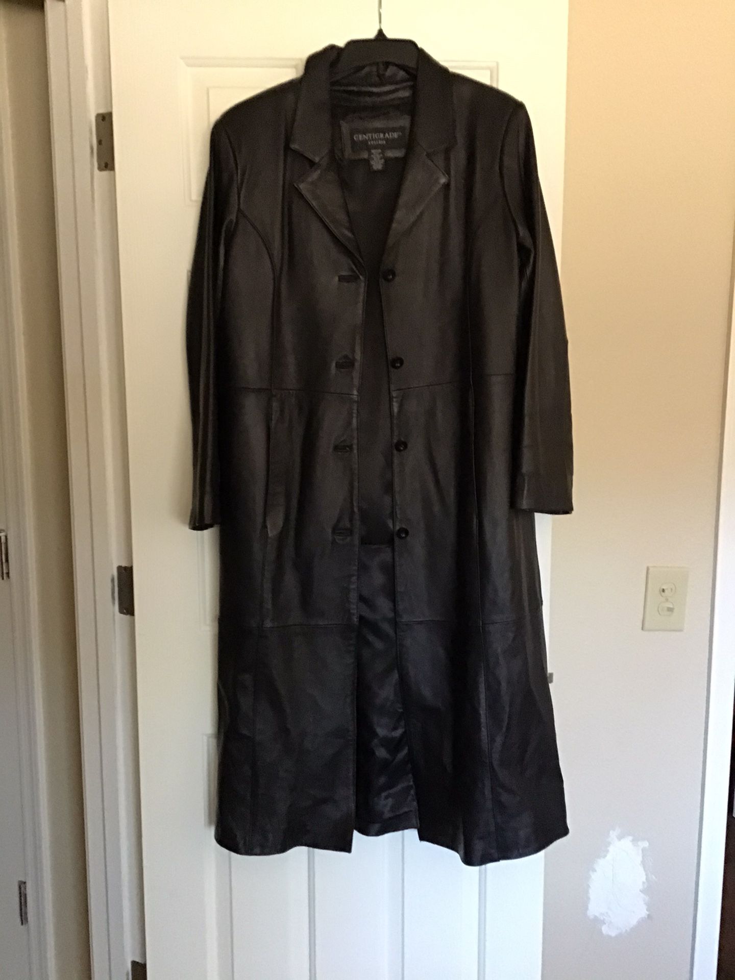 Brand new never been used looks much better than the pictures leather coat lining is removable full link