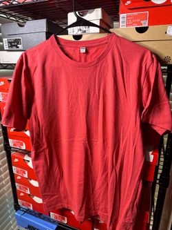 Uniqlo red tee size large used men’s