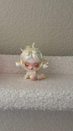 POP MART dolls