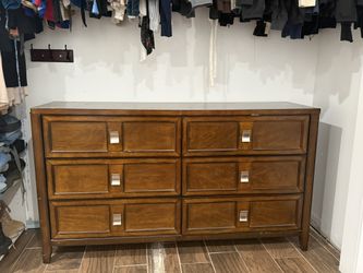 6 Droor Dresser