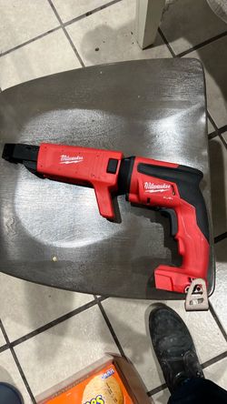 Milwaukee Screw gun with Collated Attachment
