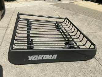 Yakima Loadwarrior rooftop rack / basket load warrior