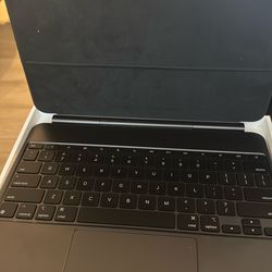 iPad Pro 13 Inch Magic Keyboard Black