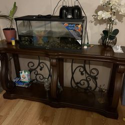 Entry table plus fish tank 200 or best offer 