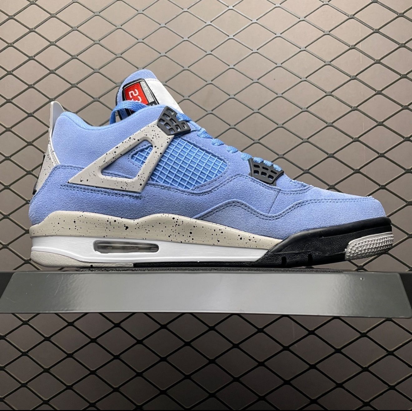 Air Jordan 4 University Blue