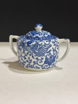 Maruri Vintage Blue and White Phoenix Porcelain Covered Sugar Bowl Japan 3"