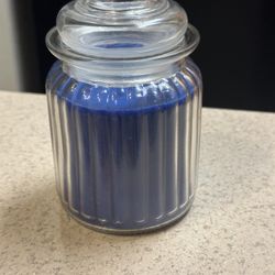 Blue Woodwick Candle With Clean Linen Fragrance