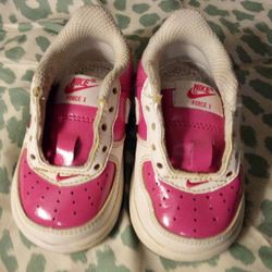 CUTEST LITTLE NIKE BABY SHOES!!