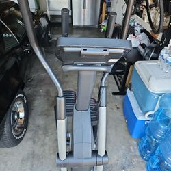 Elliptical-Pro Form Cadence HiiT CS