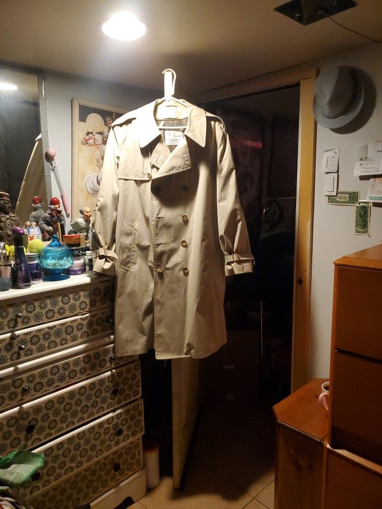 Mens London Fog  Coat  Size  46 REG  I ASK $45.00