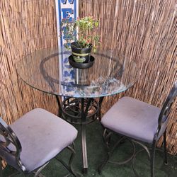 Rod Iorn Chairs And Glass Table 