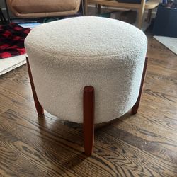 Round White Tufted Ottoman