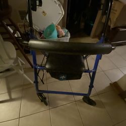 Brand New Rollator Will Hold Up To 300 Pounds Weight Easy Fold And Go Medline With Storage 
