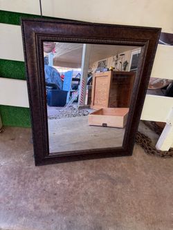 Mirror selling as is