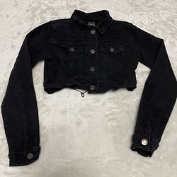 Short jacket with long sleeves in denim size M