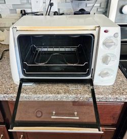 Toastmaster Toaster Oven Broiler – Model 357