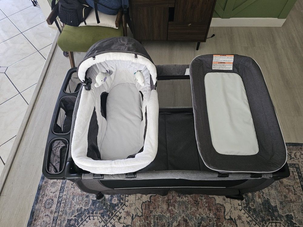 Deluxe Nursery Portable Playpen 