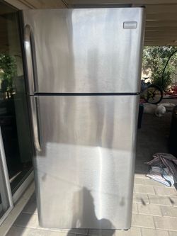 USED REFRIGERATOR  Frigidaire  FOR SALE