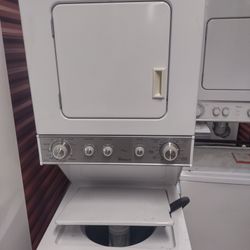 Whirlpool, 24 inch stack washer dryer combo works.Good ninety day warranty , I fixed and sell washers and dryers